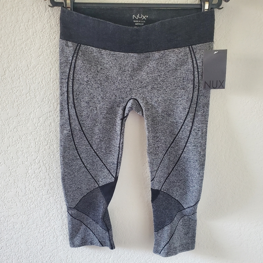 NUX capri leggings NWT